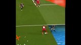 网友恶搞！内马尔被马内过掉后像掉进了泳池