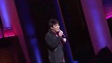 58岁周华健与29岁混血儿子同框用脚比心 老顽童高冷贵公子绝
