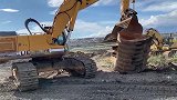 运输重型挖掘机，卡车的压力真大