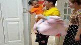 老公终于翻身了，带着女儿，老丈人家一住，妥妥的！