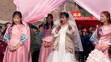 小姐姐远嫁农村，新娘现场唱歌开口跪，网友不淡定了