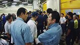 寿司之神：小野二郎真是拼，每天都要自己去菜市场选择新鲜食材！