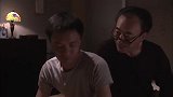 小伙在家自言自语，老爸一眼看出他的心事
