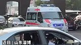 山东淄博救护车和消防车在执行任务时，一到路口信号灯秒变绿色
