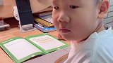 妈妈给六岁儿子讲数学题，没想到儿子反过来给妈妈讲道理，太气人
