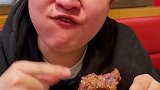 牛骨锅绝对是肉食爱好者的福音！把牛肉吃到爽是一种什么体验？吃喝玩乐在北京 女神打卡地 美食创作人