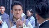 恶霸要小伙自己剁一只手，结果作恶不成，反被小伙打得倒地哀嚎