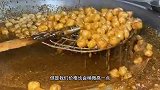 福建大叔做40多年的特色小吃，高峰日产麻粩20000斤，严守品质