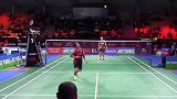 羽毛球过渡是单打的重要技巧！