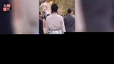 张小斐是真火了！走到哪里都被叫妈
