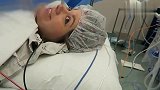 产房直击孕妇剖腹产生子前后过程,宝宝出生后妈妈瞬间湿润了双眼
