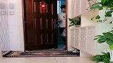 老公下班后儿子跑过去，下一幕把我看愣了，网友可能不是亲生的