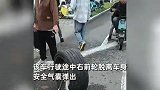 安徽一小米SU7 Ultra街头“趴窝”引围观,前轮脱离车身