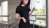 美女穿上包臀裙黑色的配色，更能够有着很完美的打扮