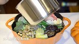 【美味食刻】豆乳锅是冒着热气的雪地 雪白一片又很柔软