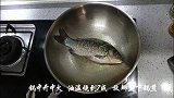 朋友体虚我做了一碗鲫鱼汤，她却说太白不敢喝，非说我放了添加剂