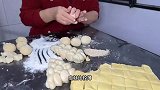 潮汕大姐传承祖辈手艺做绿豆饼，包装简陋被说丑却靠口感征服网友