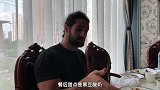 WWE-18年-罗林斯品尝地道中国美食 开口说汉语“很好吃”-精华