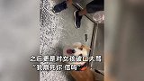 女子牵绳带狗坐电梯，被男子“教育”并辱骂，拍摄者：好女孩快被骂哭了