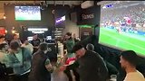 在伦敦酒吧看阿森纳vs皇马 赖斯定位杀引爆全场