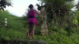猫咪：你能不能别祈祷，没听见我在叫你吗？