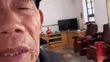 爷爷感慨孙子长大了，修个插排都能给他修一夜