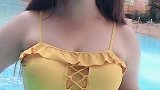 爱自拍的美女时尚自大，真是美！