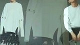 隔空撞衫，李现和杨紫同穿黑白条纹衫，比情侣还默契，太般配啦！