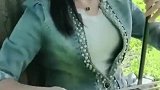 二胡独奏经典歌曲《梦里水乡》，美女拉的太好听了