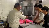 本事没有学到多少，背后伤人倒是学会了，这样的学徒还有必有教吗