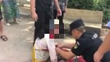 男子嫌贵拒绝买项链 妻子持刀自杀未遂又跳河