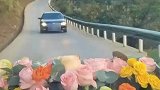 新郎发了喜烟，红包感谢