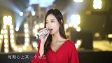 美女一首许美静《城里的月光》，温柔的嗓音，勾起满满的回忆
