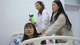 短剧：抠门病人发烧，非要用医生自制大针筒打针，太逗了