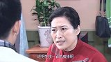 大妈挑剔儿子女友，不料遭罪的却是儿子，她说一句儿子挨掐一下