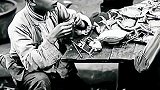1945年的上海贫困家庭，靠吃阳澄湖大闸蟹勉强度日。这才是江夏  新江夏