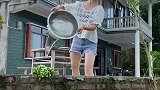 俗话说好汉不吃眼前亏！