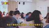 班里仅有的两名男同学，逐渐擦出了火花