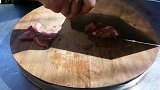 里脊肉配番茄，跟我做“番茄肉片”，汤浓肉香