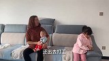 儿媳每月给婆婆八千，回家却看到大嫂儿子吃肉自己女儿喝汤，解气