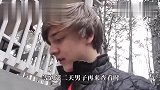 男子家中的鸡无故失踪,装上陷阱后,抓住个奇怪生物！