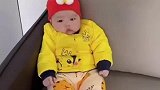 看来不管外公是多大的领导，还是斗不过穿尿不湿的孙女，没胜算的