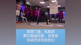 揭秘瓜帅更衣室训话：手舞足蹈实力“传销” 蓝月将士听得一愣一愣