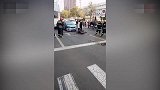 【天津】公交失控冲向逆向车道 连撞多车造成人员受伤