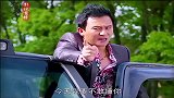 大爷碰瓷豪车讹诈小伙，小伙怒了一个动作大爷立马认怂，解气！