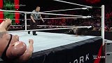 WWE-14年-RAW第1126期：罗曼将大秀哥揍出擂台-花絮