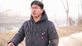 爆笑喜剧：小伙坐摩的，美女司机怕被占便宜，看小伙出的啥损招！