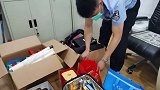 男子住宾馆1年不让打扫 警察进门后惊呆：藏宝阁啊