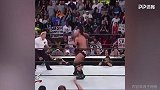 巨石强森WWE生涯经典一战 绝地反击一招KO