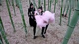 穿越女惹得王爷不高兴，谁知王爷竟强行公主抱，穿越女瞬间服软了